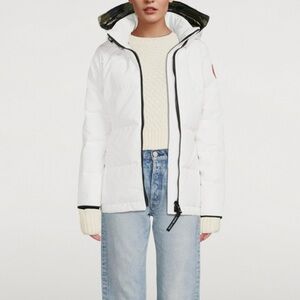 NWT CANADA GOOSE CHELSEA DOWN PARKA IN SIZE MEDIUM